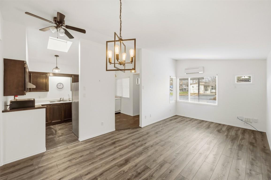 29-854 Main Street, Penticton, BC - Indoor