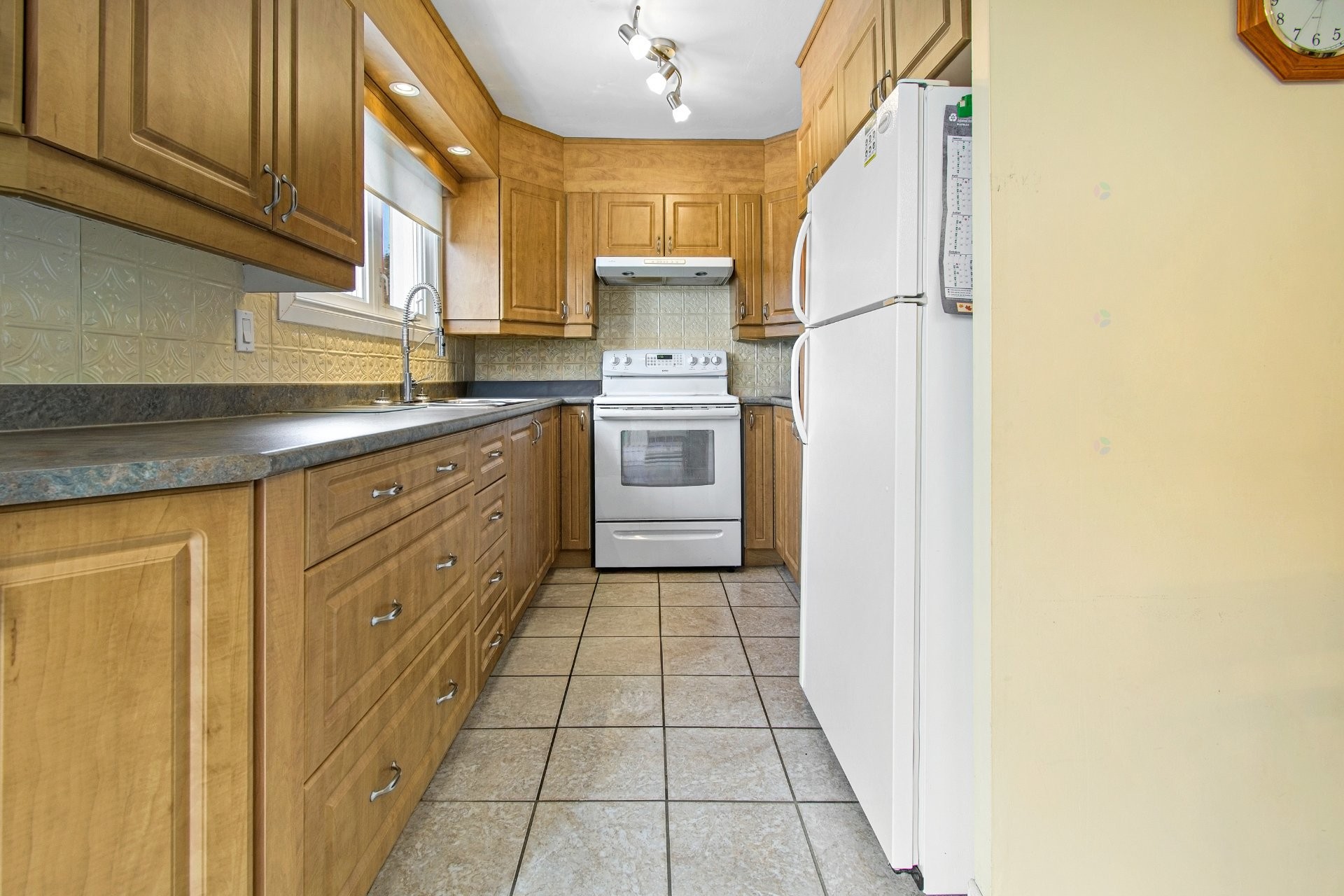 Kitchen - 328 Rue Fern, Lachute, QC - Indoor Photo Showing Kitchen