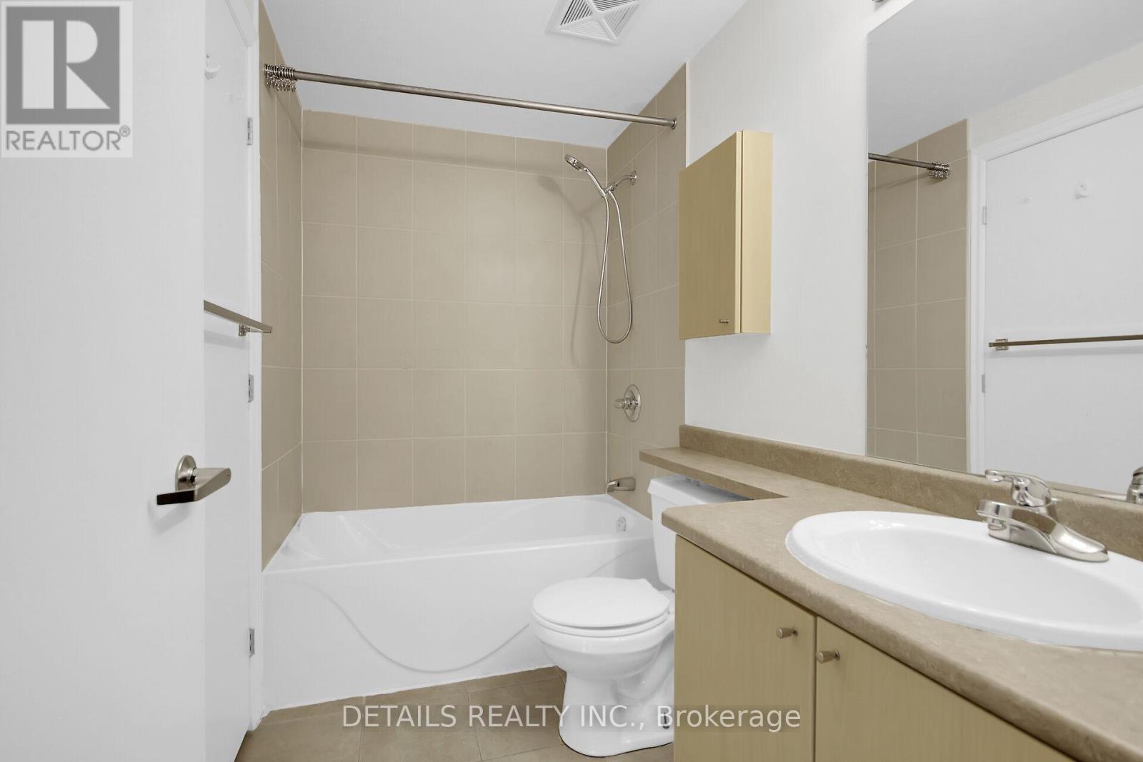 1202 - 200 Rideau Street, Ottawa, ON - Indoor Photo Showing Bathroom