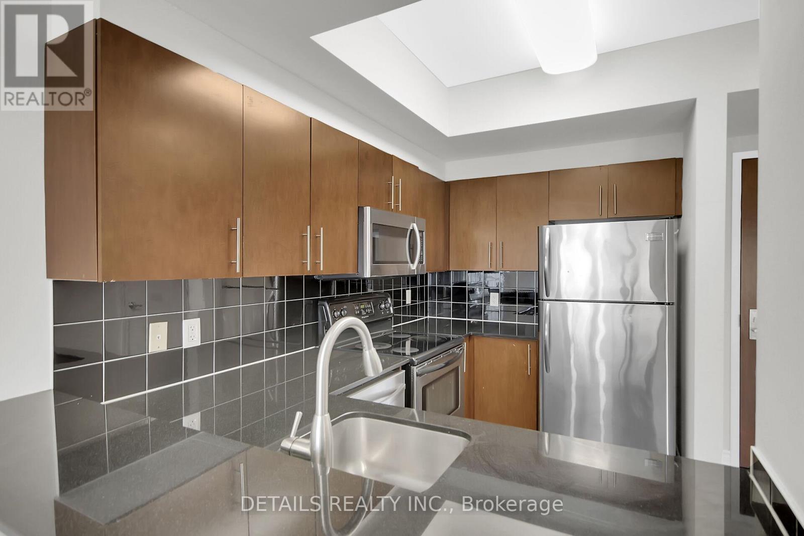 1202 - 200 Rideau Street, Ottawa, ON - Indoor Photo Showing Kitchen