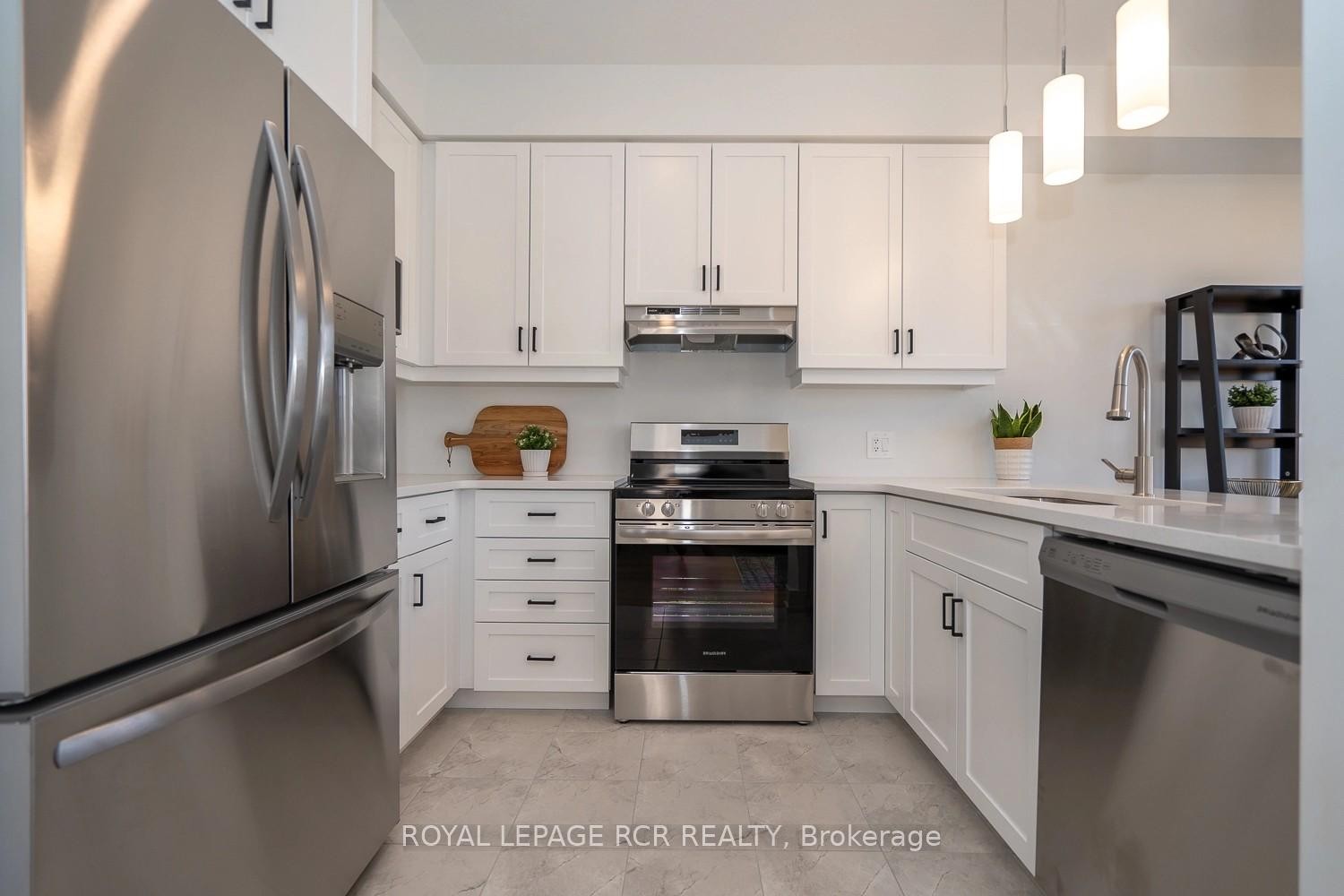 12-690 Broadway Avenue, Orangeville, ON - Indoor Photo Showing Kitchen