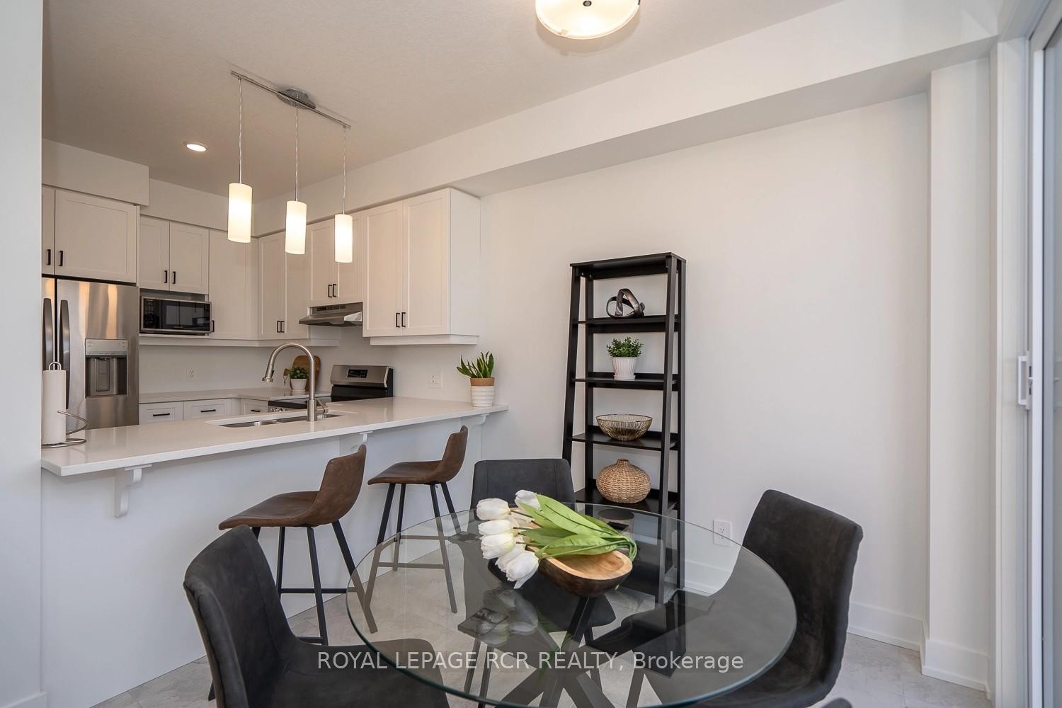 12-690 Broadway Avenue, Orangeville, ON - Indoor