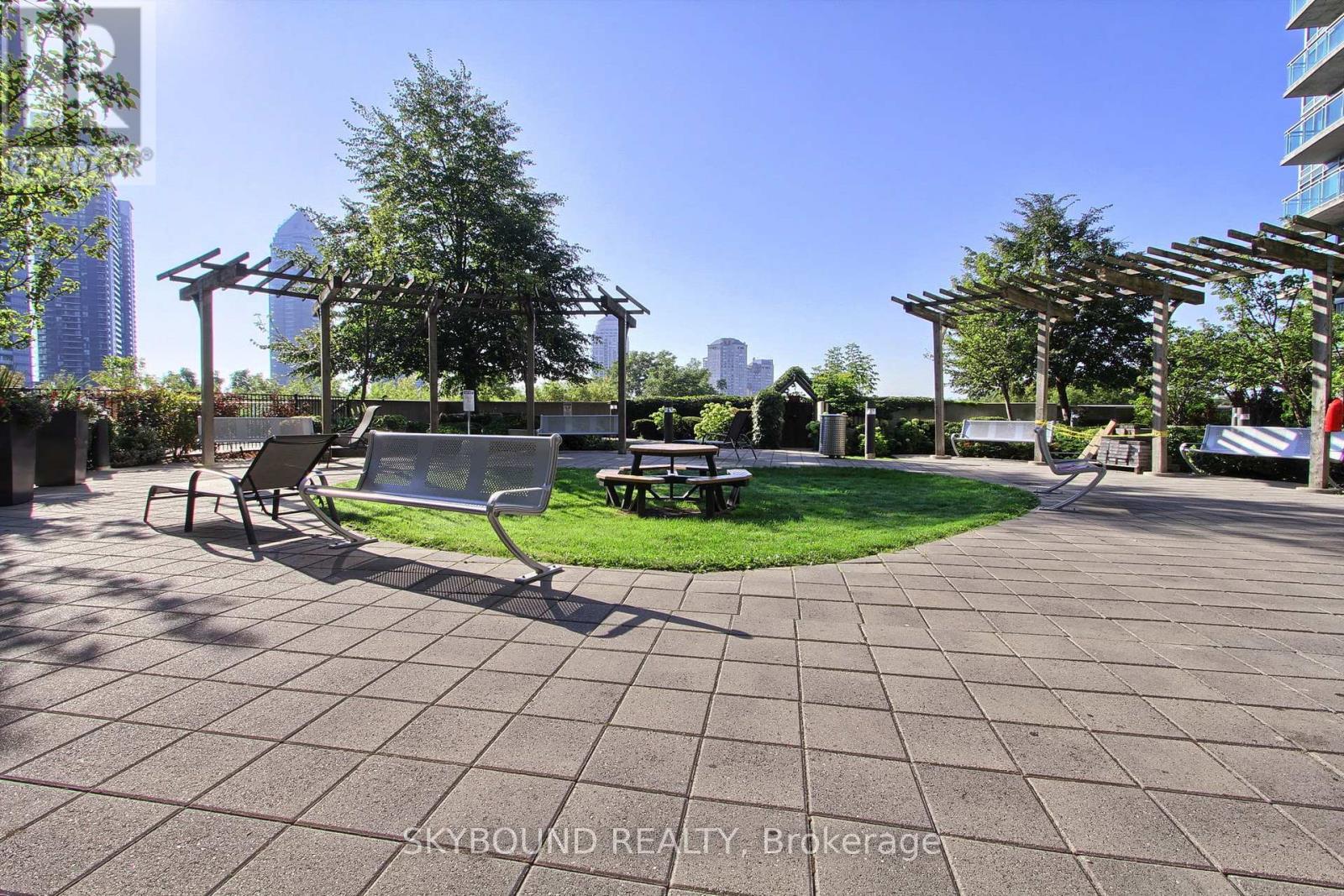 2723 - 165 Legion Road N, Toronto, ON - Outdoor