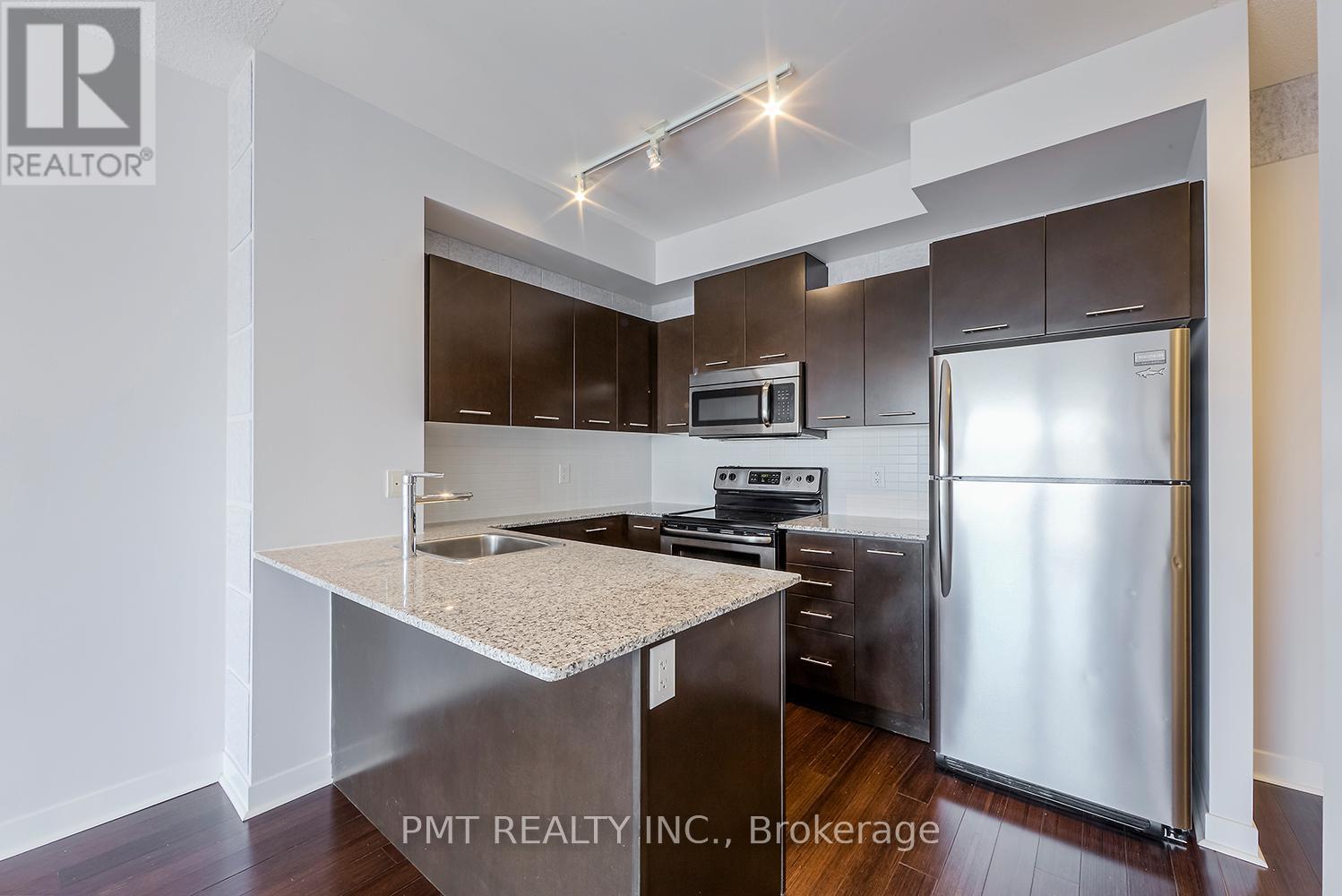 1312 - 360 Square One Drive, Mississauga, ON - Indoor Photo Showing Kitchen