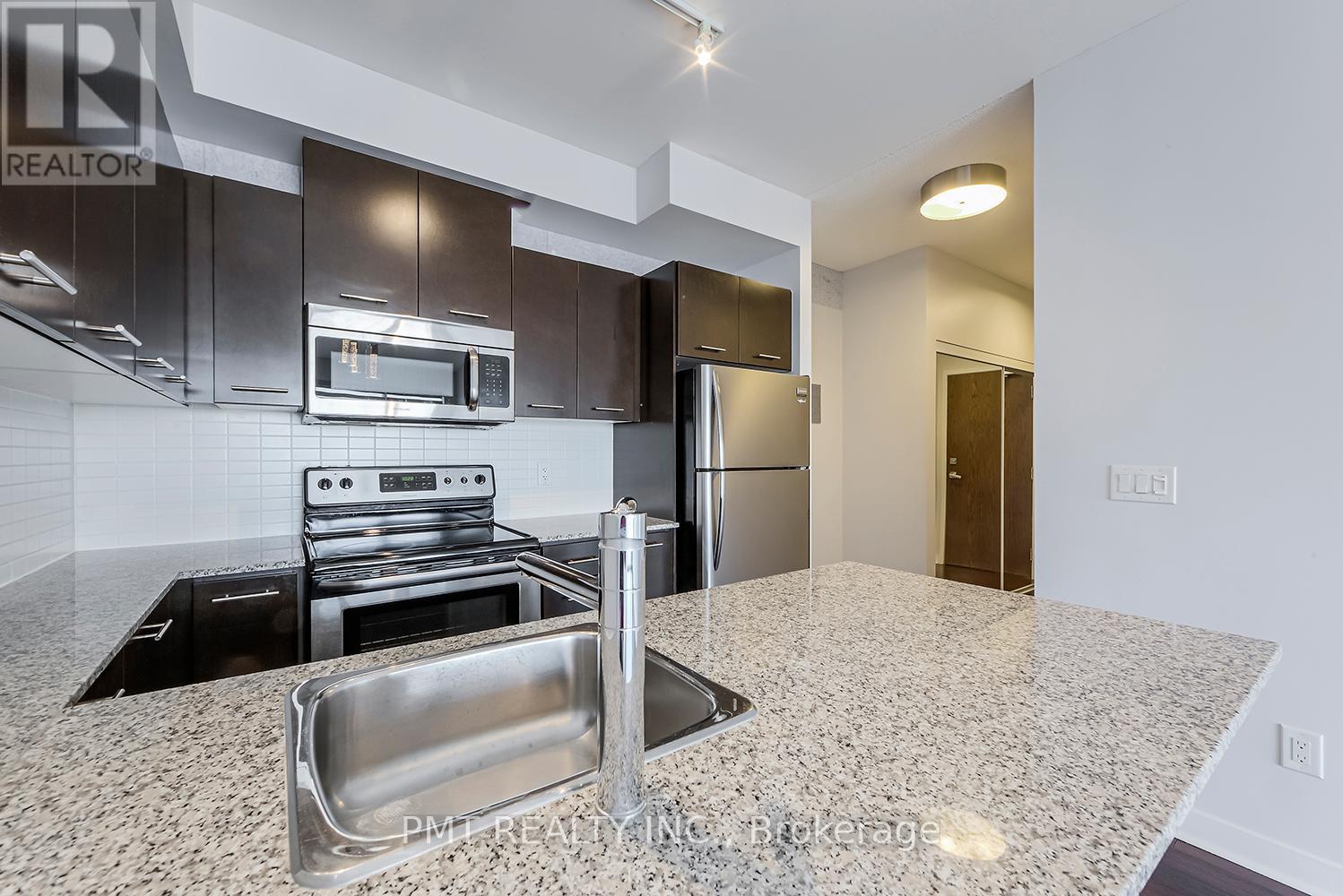 1312 - 360 Square One Drive, Mississauga, ON - Indoor Photo Showing Kitchen With Double Sink With Upgraded Kitchen