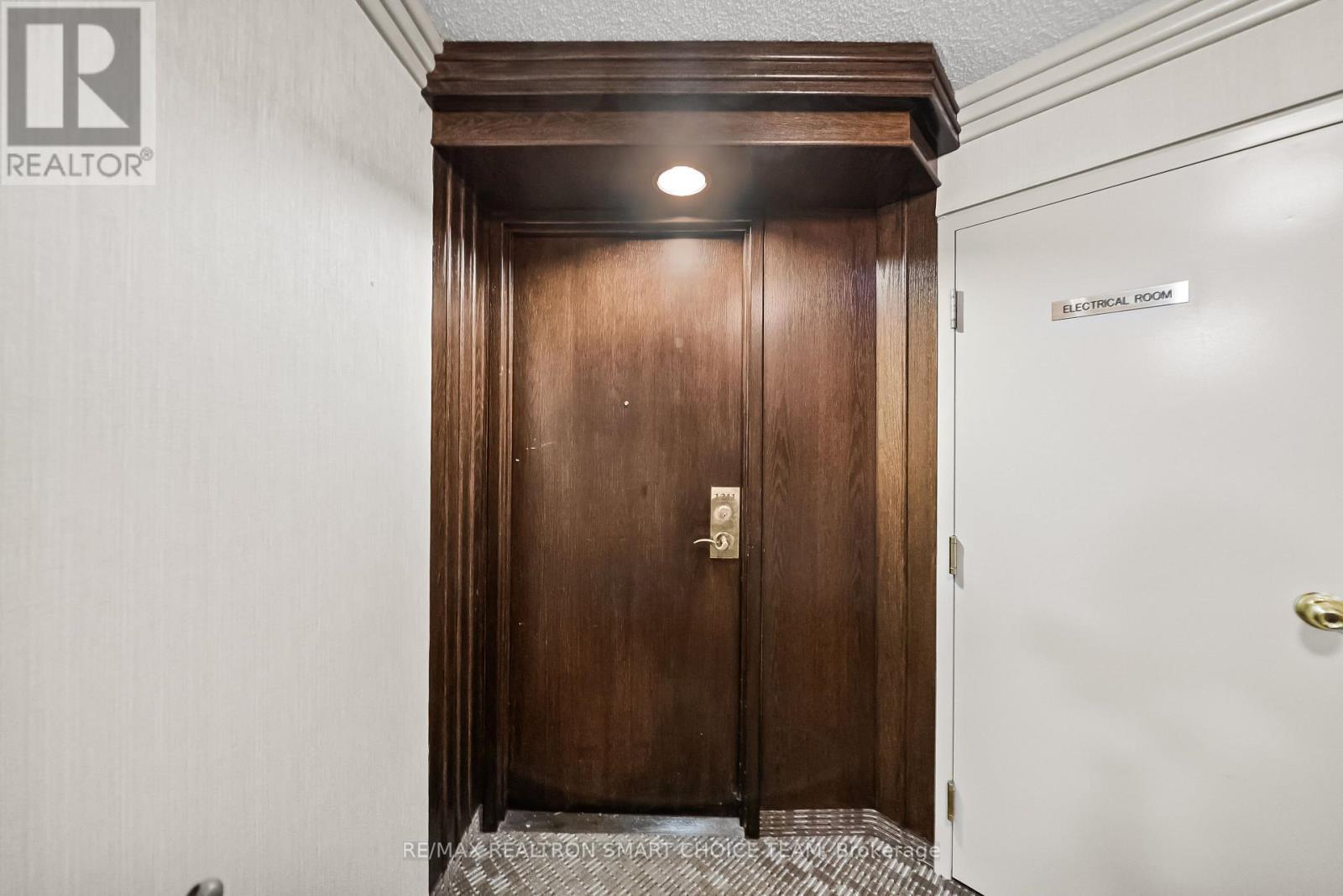 1211 - 28 Hollywood Avenue, Toronto, ON - Indoor