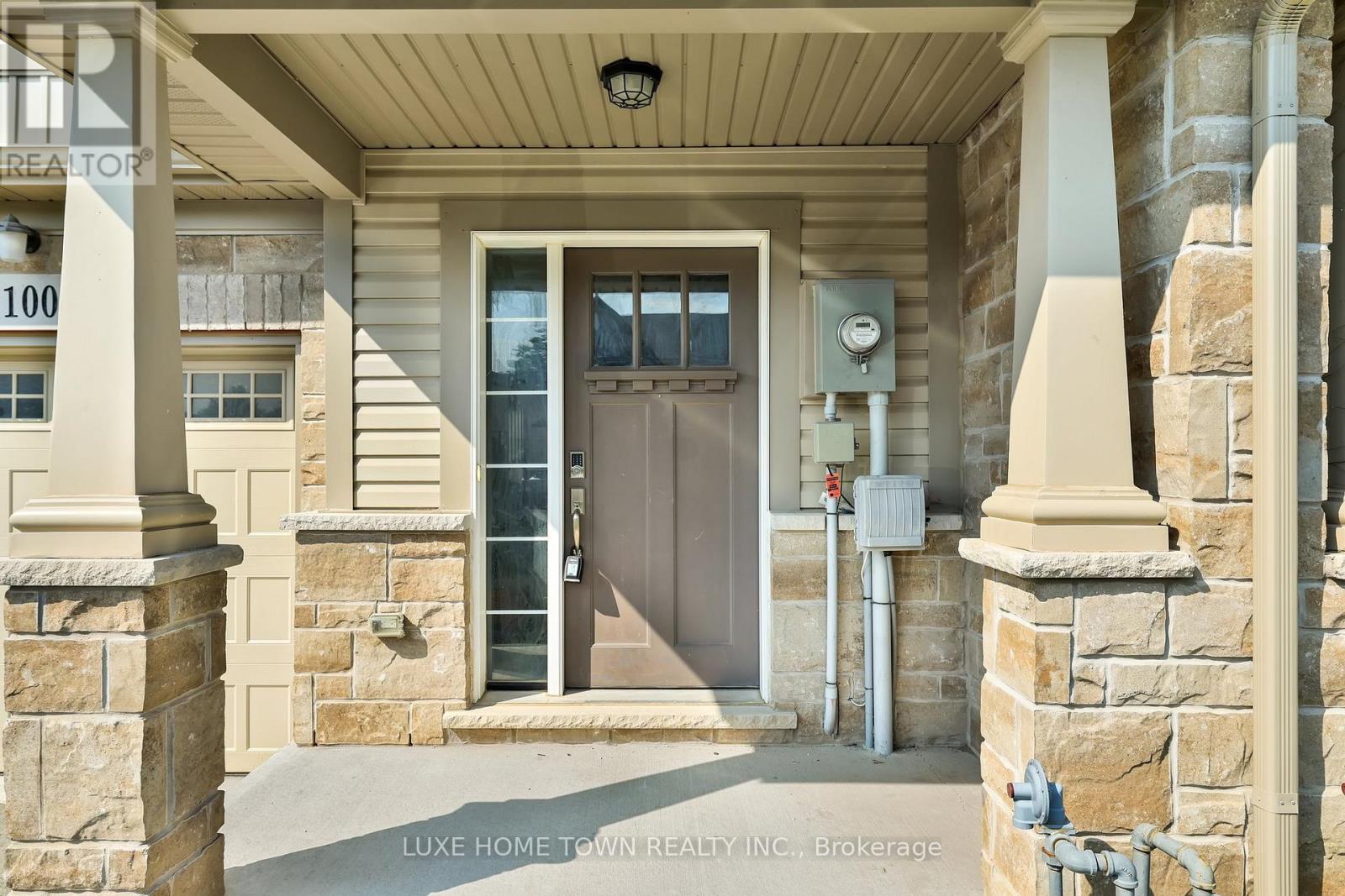 100 Monarch Street, Welland, ON - Outdoor