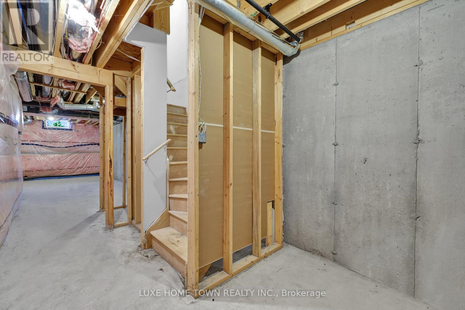 100 Monarch Street, Welland, ON - Indoor Photo Showing Basement
