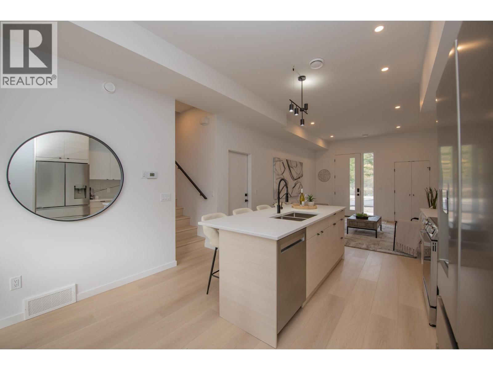 9188 Tronson Road Unit# 1, Vernon, BC - Indoor Photo Showing Kitchen With Double Sink