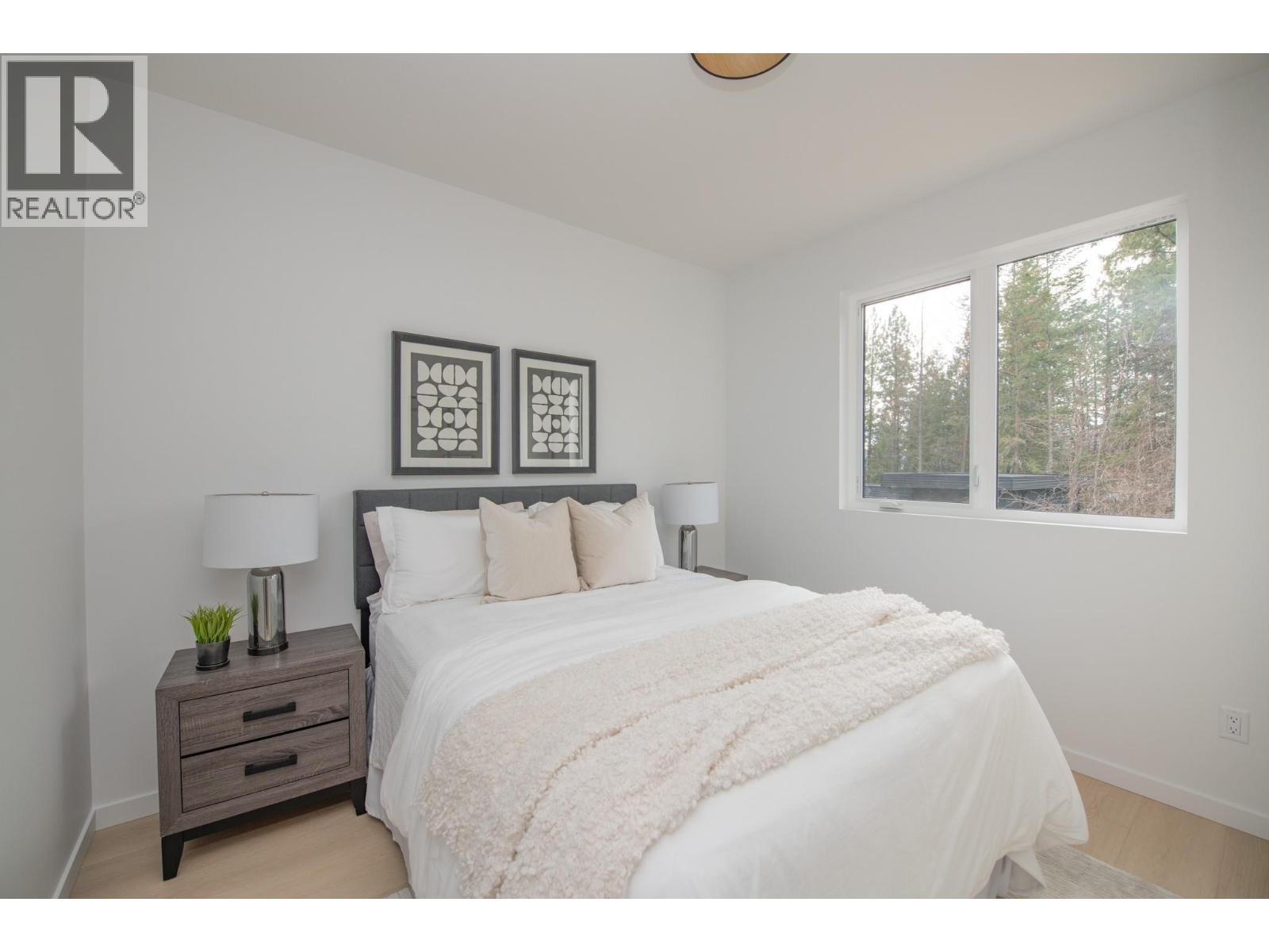 9188 Tronson Road Unit# 1, Vernon, BC - Indoor Photo Showing Bedroom
