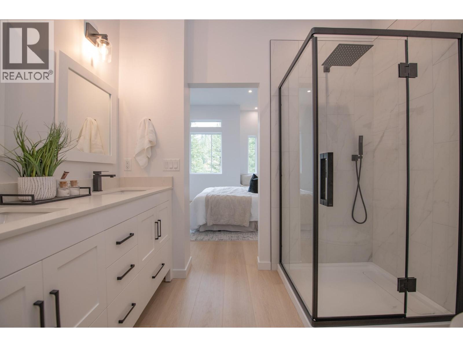 9188 Tronson Road Unit# 1, Vernon, BC - Indoor Photo Showing Bathroom