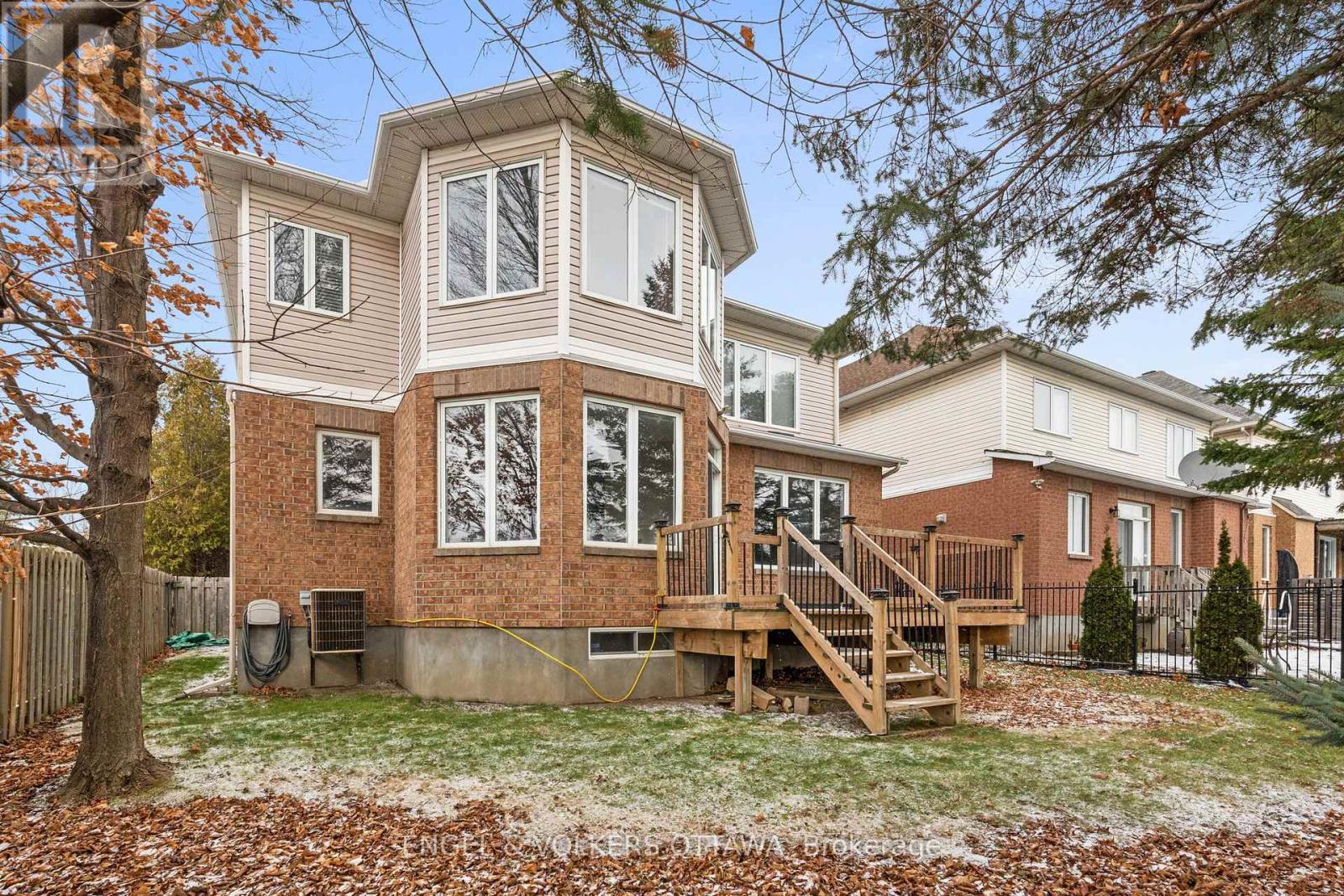 2931 Shadow Hill Crescent, Ottawa, ON - Outdoor With Deck Patio Veranda