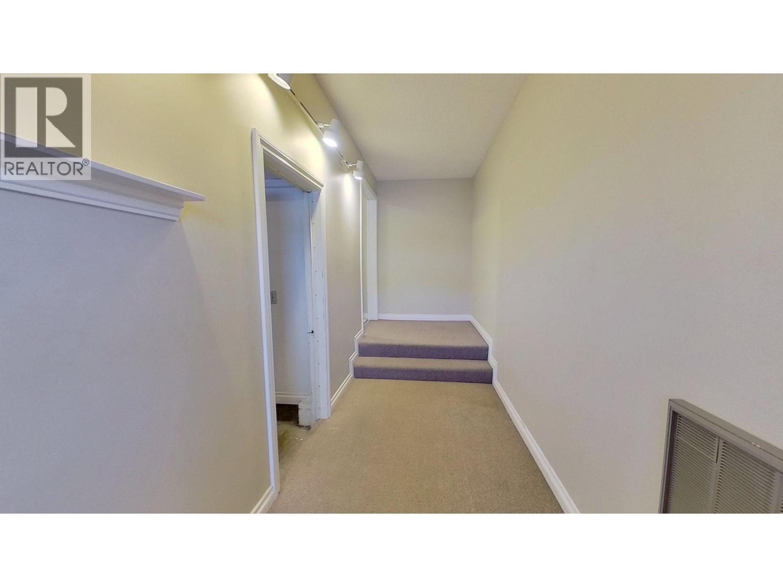 10830 102 Street, Fort St. John, BC - Indoor Photo Showing Other Room