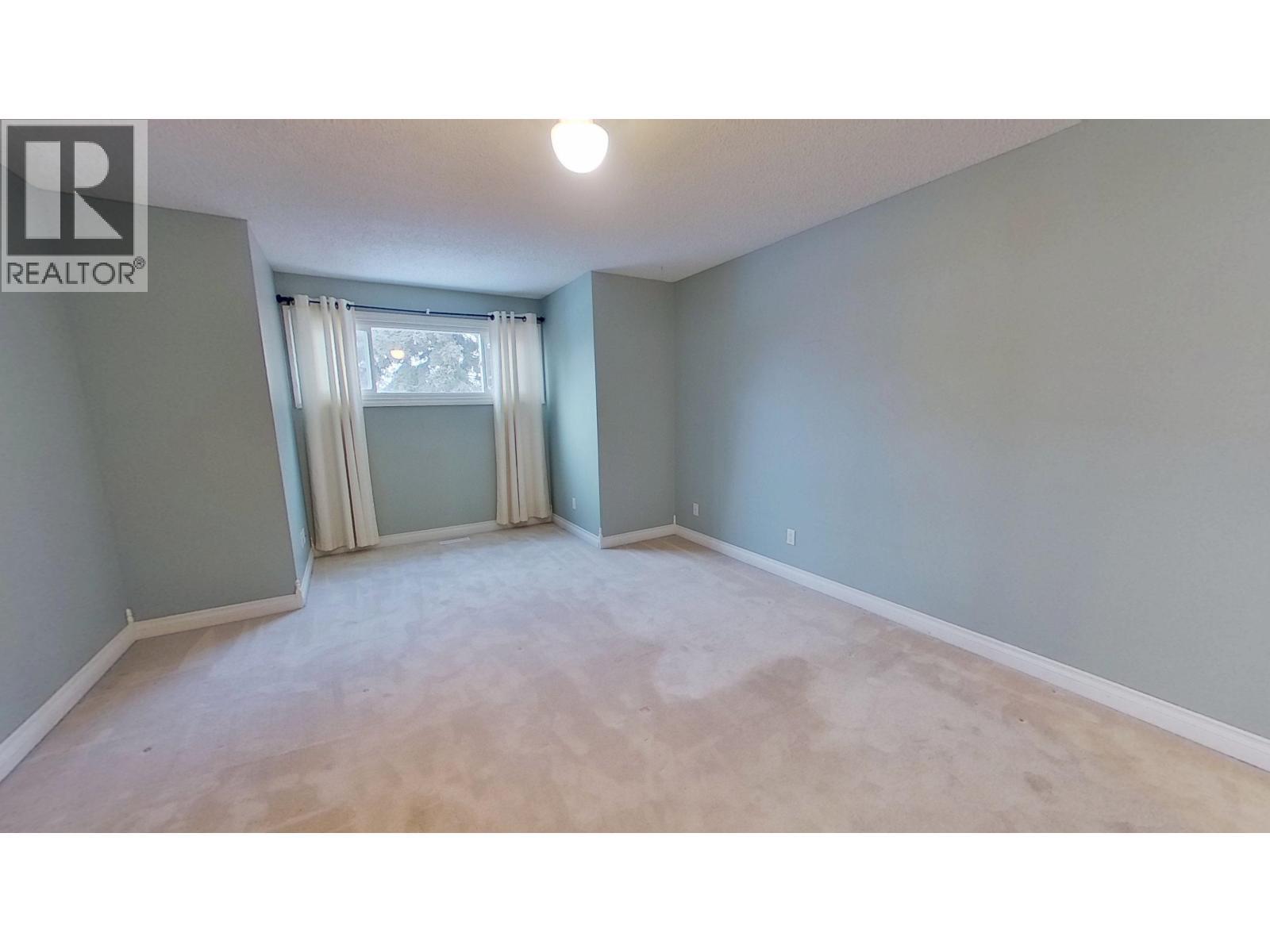 10830 102 Street, Fort St. John, BC - Indoor Photo Showing Other Room