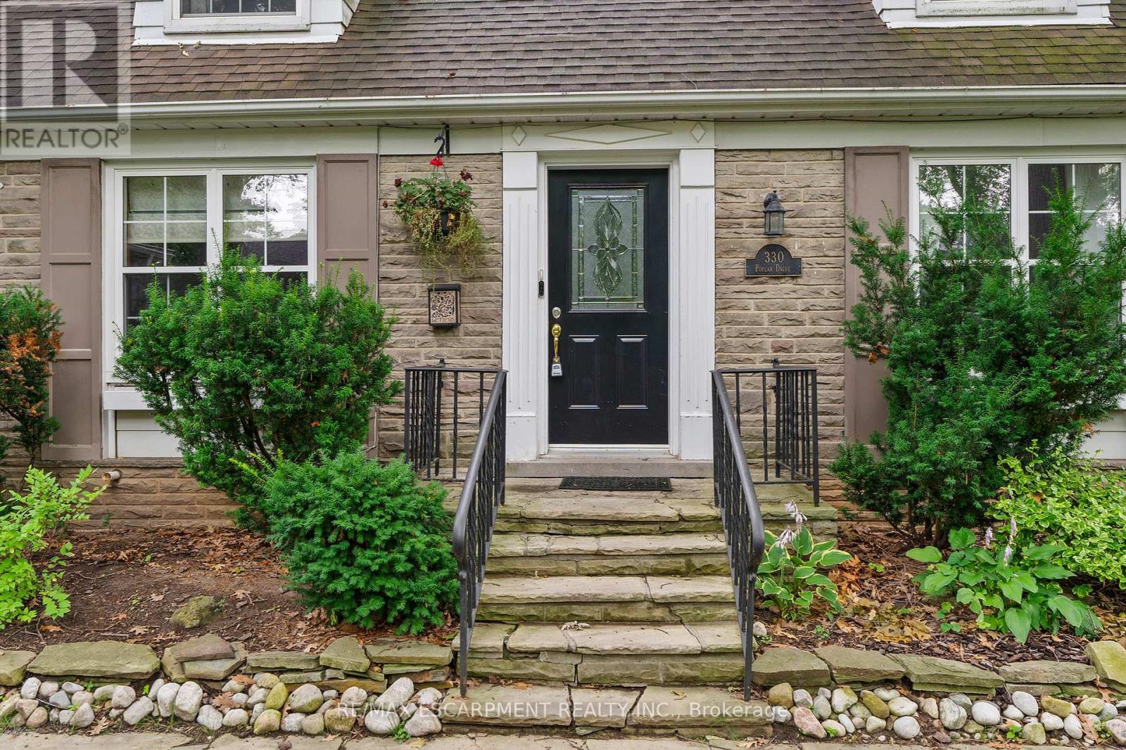 330 Poplar Drive, Oakville, ON - Outdoor