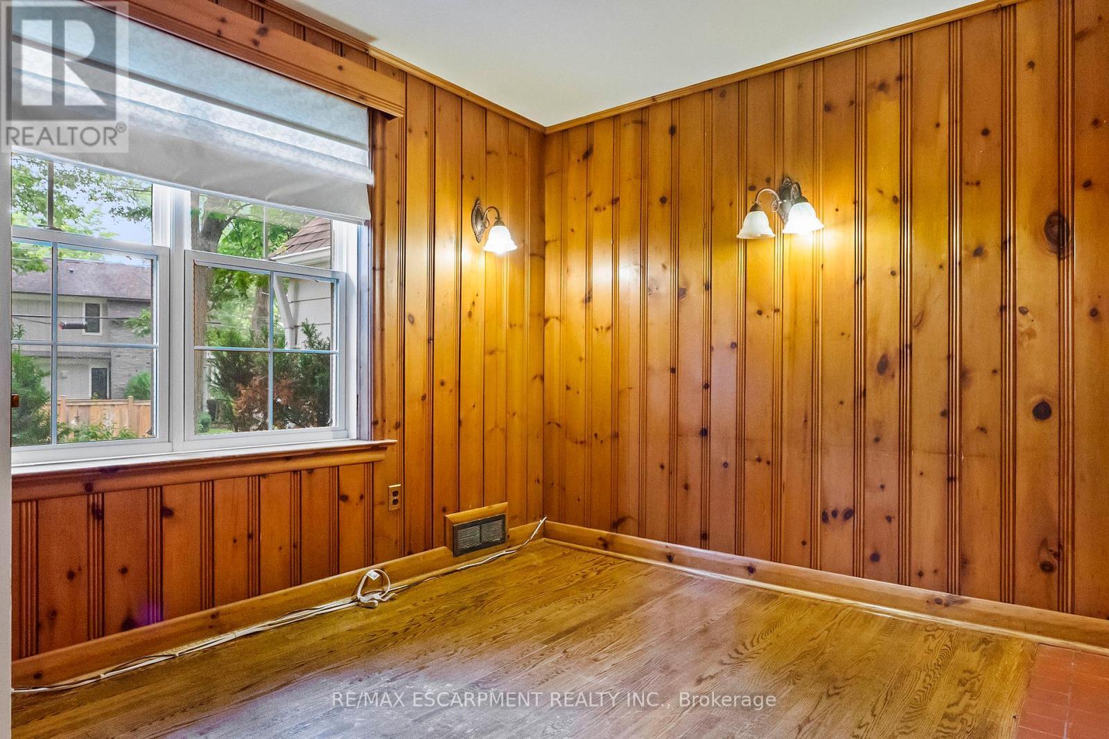 330 Poplar Drive, Oakville, ON - Indoor Photo Showing Other Room