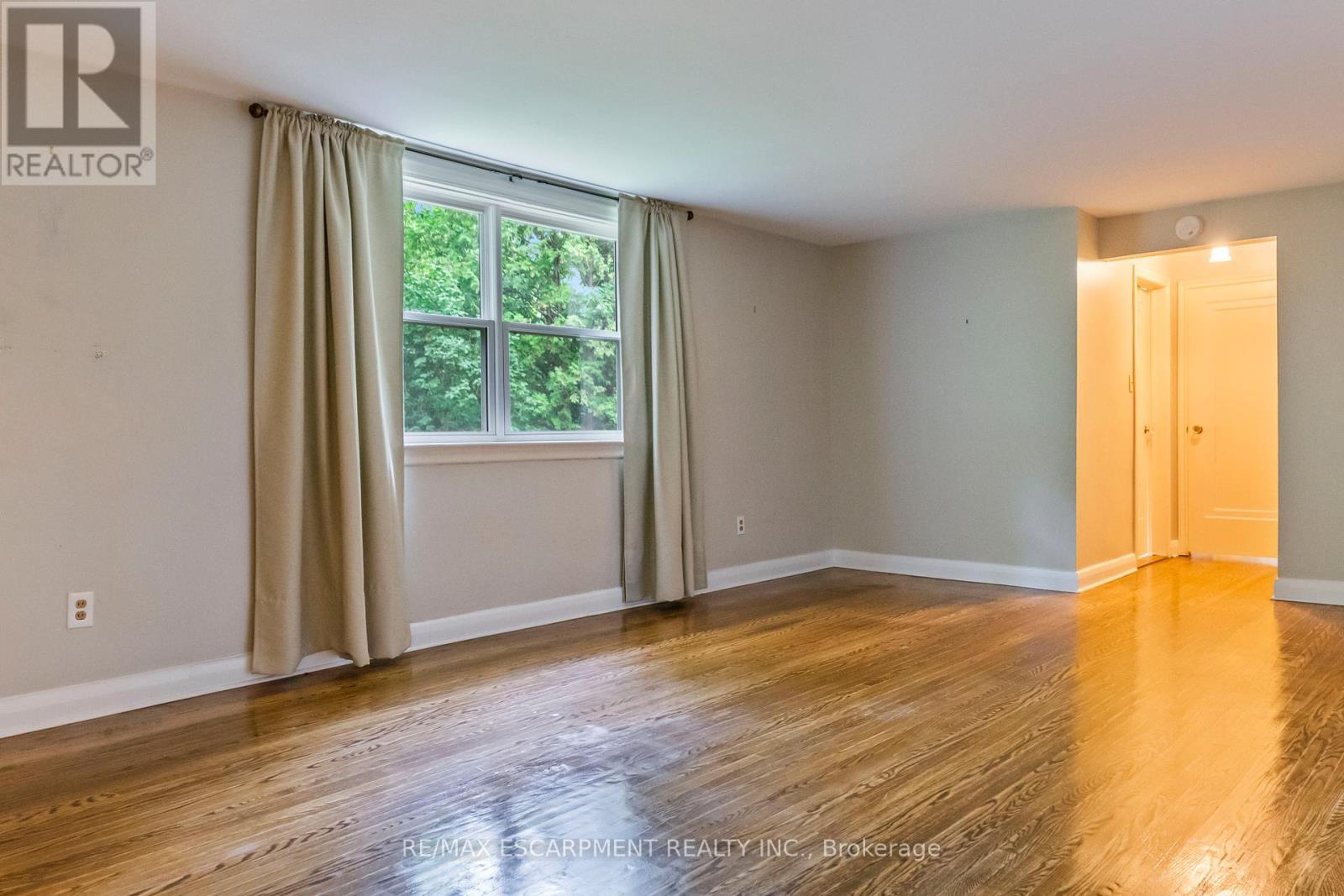 330 Poplar Drive, Oakville, ON - Indoor Photo Showing Other Room