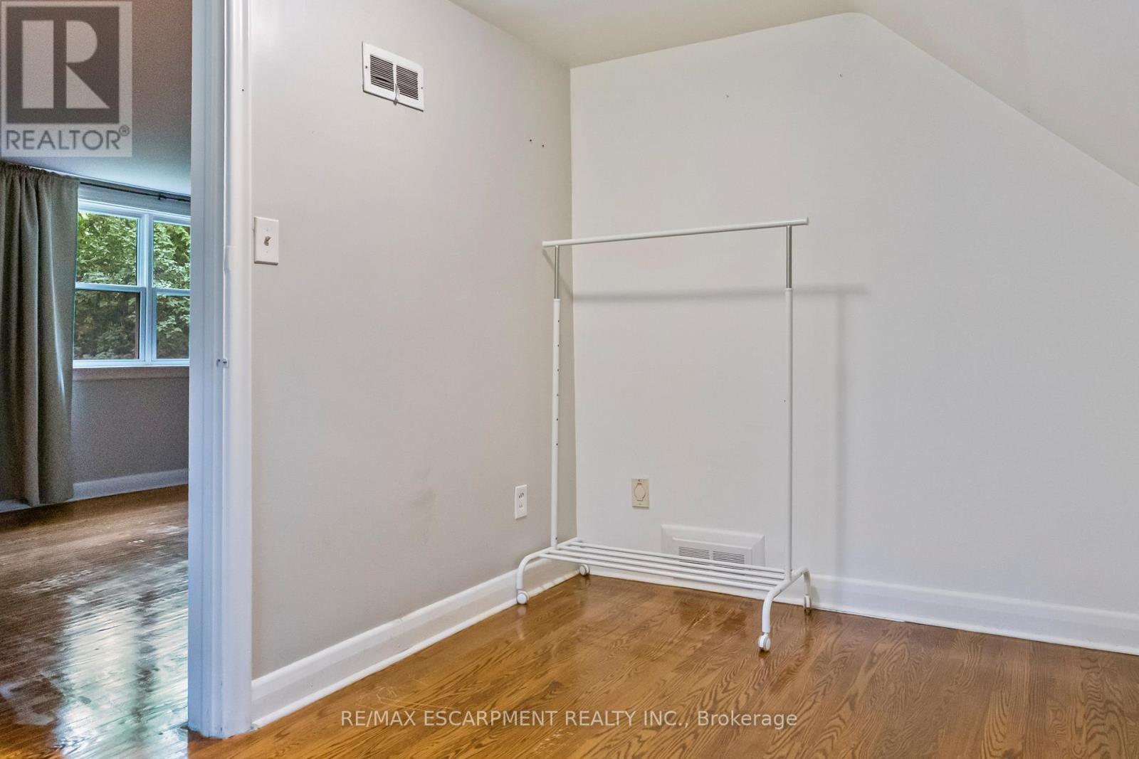 330 Poplar Drive, Oakville, ON - Indoor Photo Showing Other Room