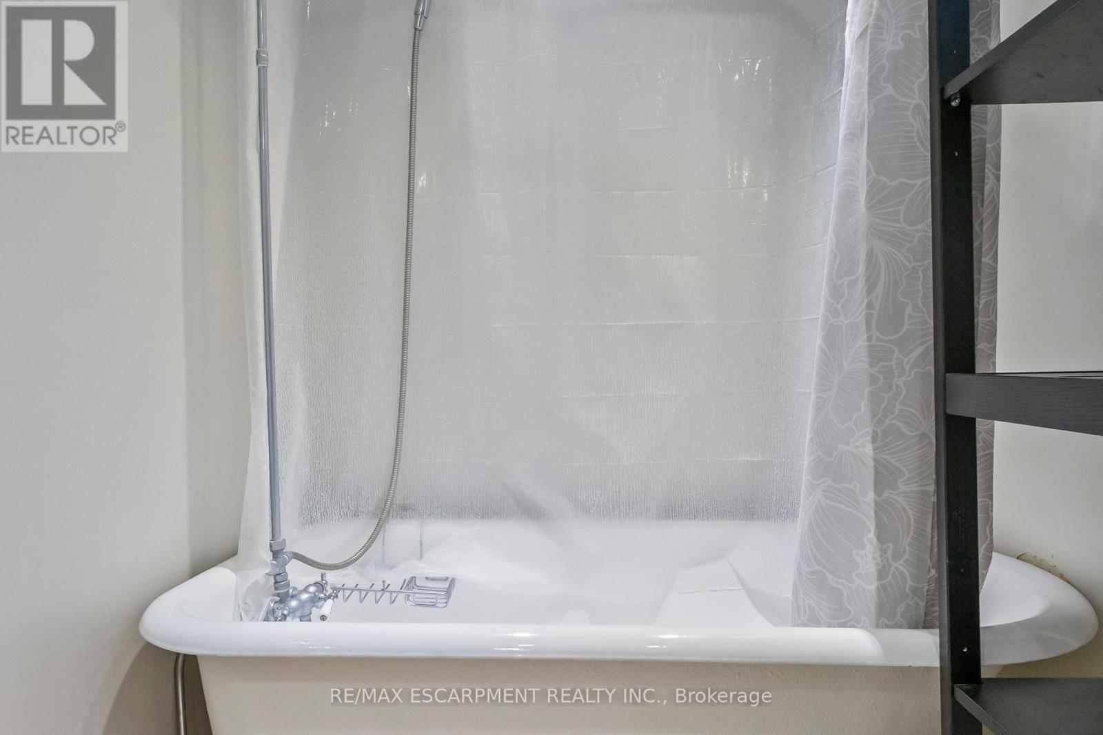 330 Poplar Drive, Oakville, ON - Indoor Photo Showing Bathroom