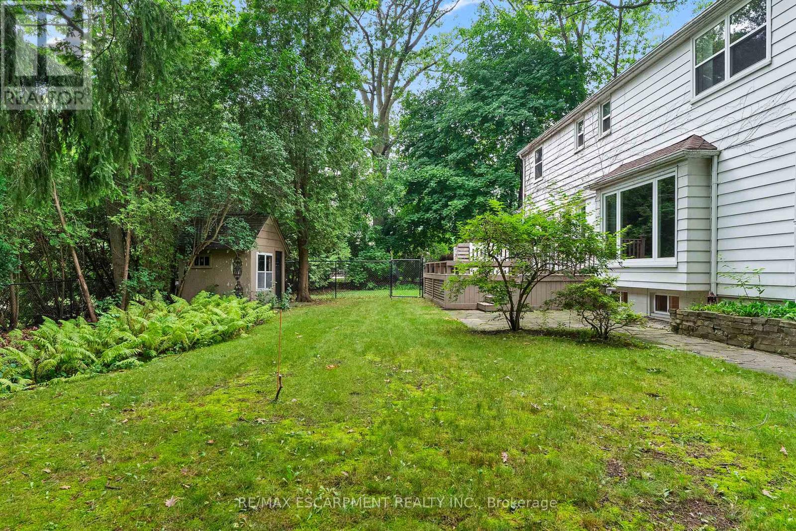 330 Poplar Drive, Oakville, ON - Outdoor