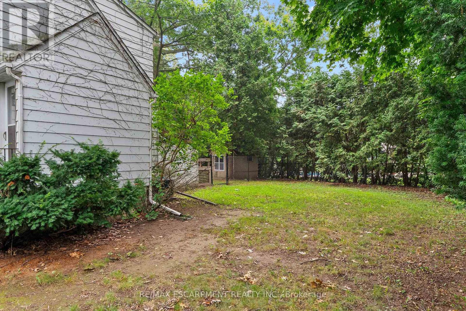 330 Poplar Drive, Oakville, ON - Outdoor