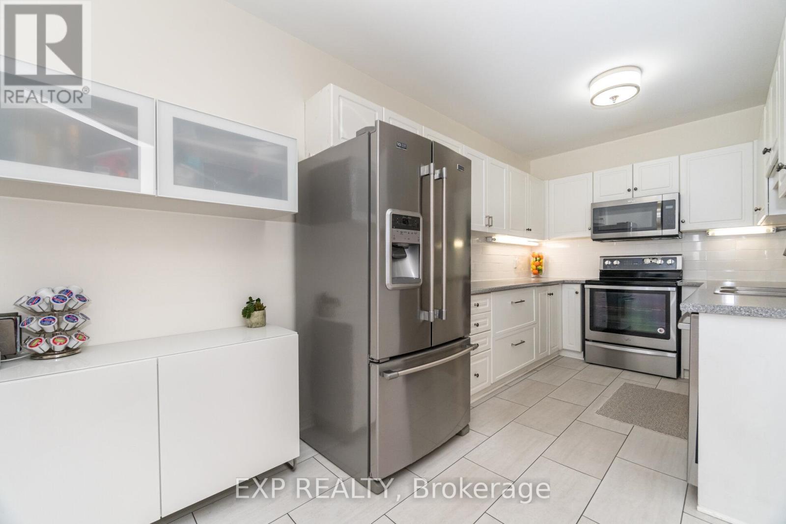 619 - 2075 Amherst Heights Drive, Burlington, ON - Indoor Photo Showing Kitchen With Stainless Steel Kitchen