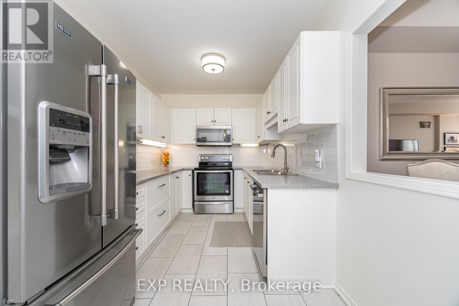619 - 2075 Amherst Heights Drive, Burlington, ON - Indoor Photo Showing Kitchen With Stainless Steel Kitchen