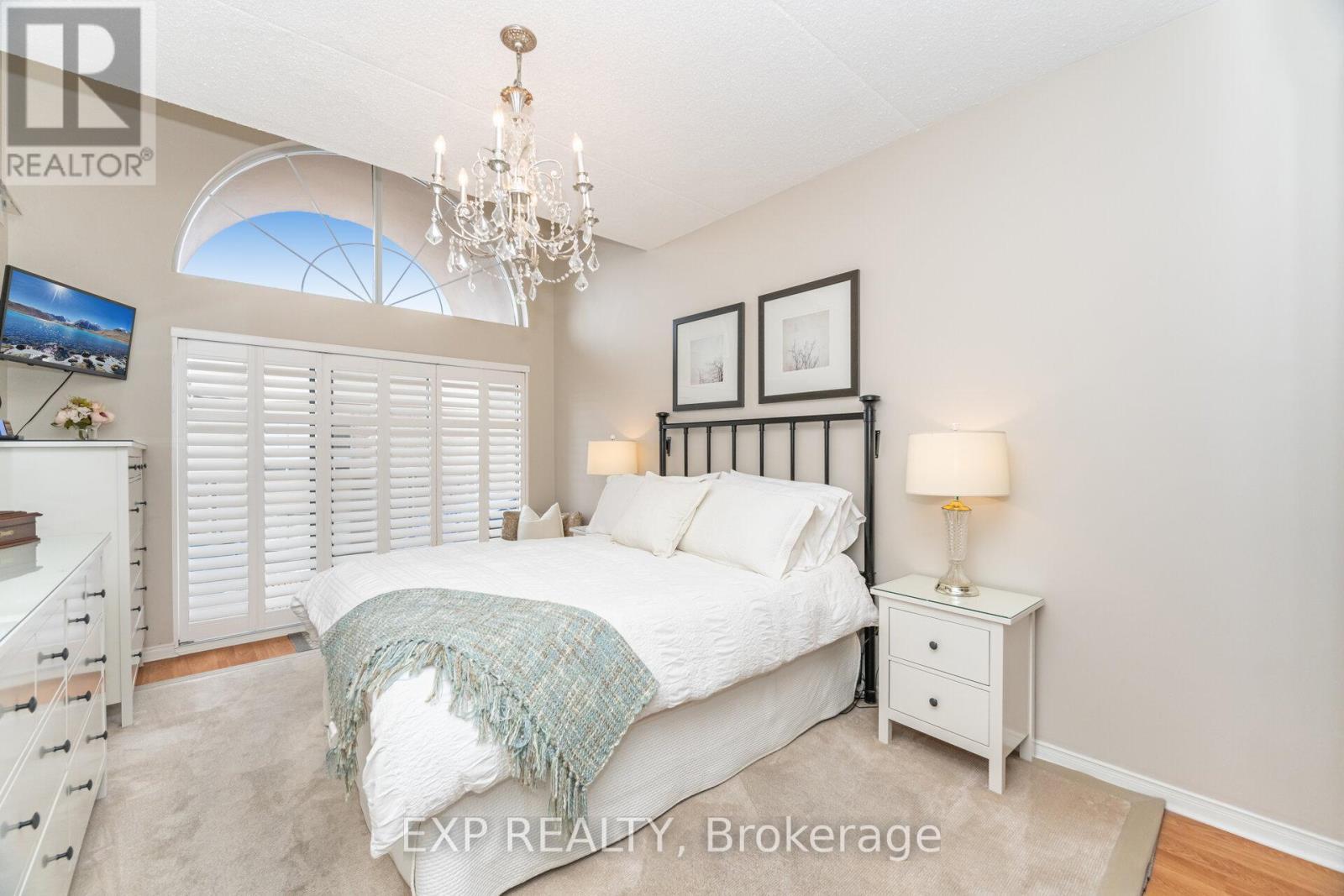 619 - 2075 Amherst Heights Drive, Burlington, ON - Indoor Photo Showing Bedroom
