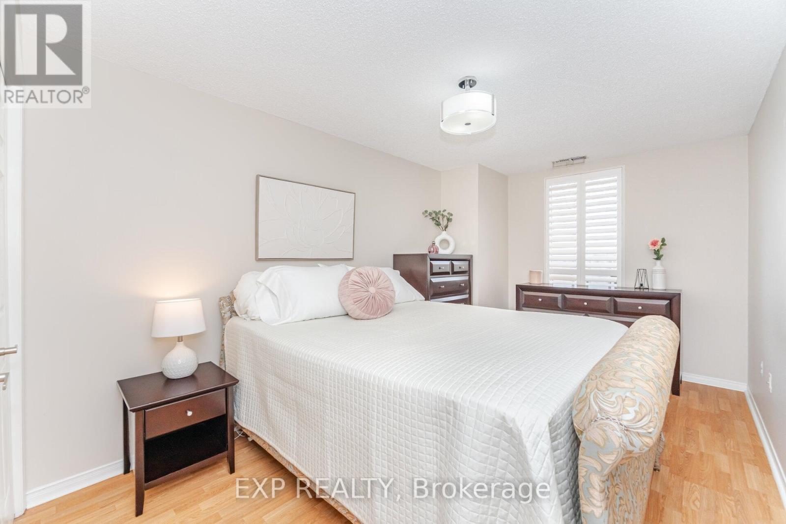 619 - 2075 Amherst Heights Drive, Burlington, ON - Indoor Photo Showing Bedroom