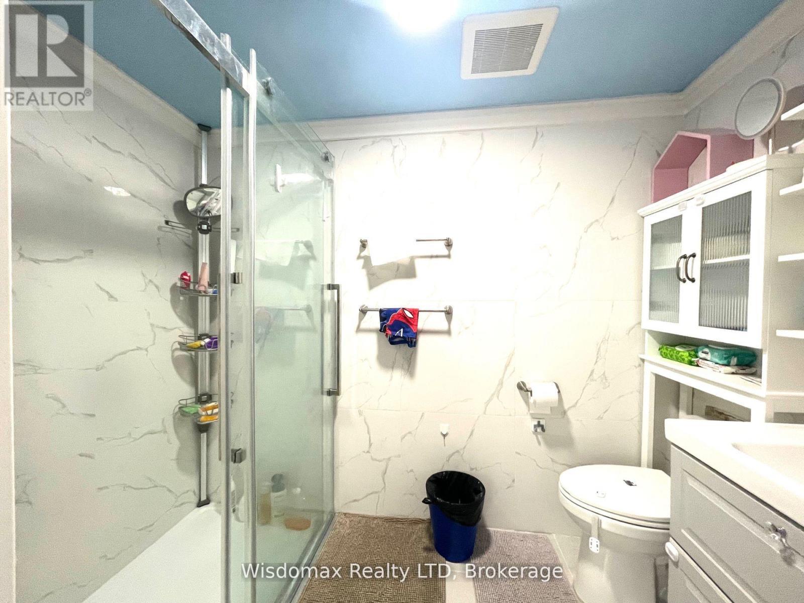 110 Riverview Boulevard, St. Catharines (Glendale/Glenridge), ON - Indoor Photo Showing Bathroom