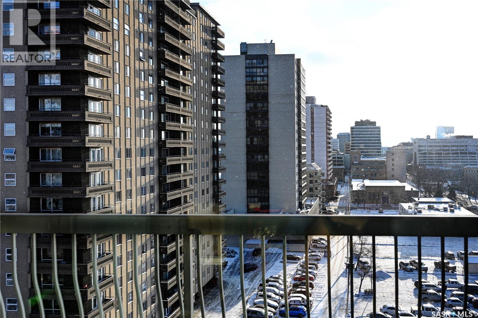 1106 405 5Th Avenue N, Saskatoon, SK - Outdoor With Balcony With Facade