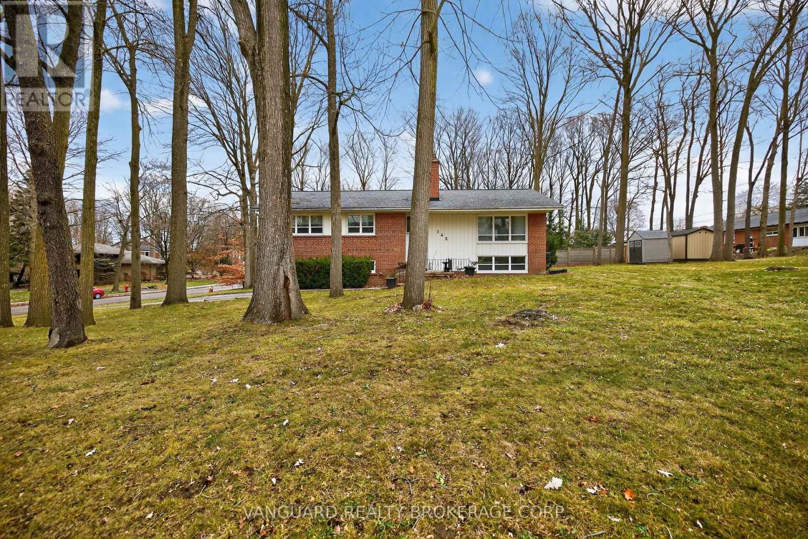 142 Beechwood Crescent, Newmarket, ON - Outdoor