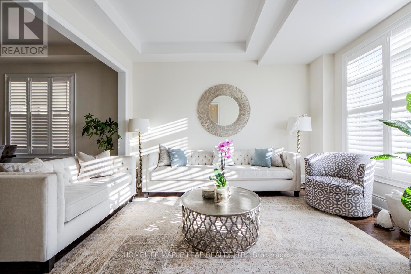 42 Foothills Crescent, Brampton, ON - Indoor Photo Showing Living Room