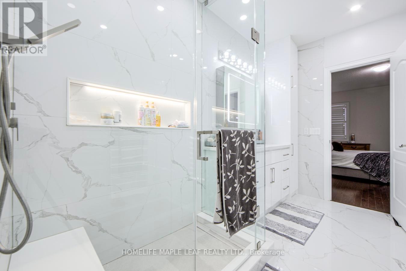 42 Foothills Crescent, Brampton, ON - Photo Showing Bathroom