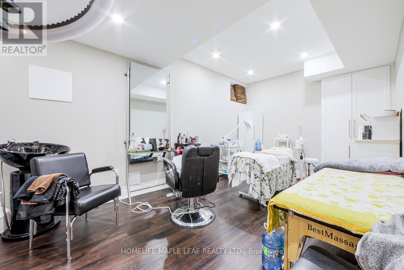 42 Foothills Crescent, Brampton, ON - Indoor