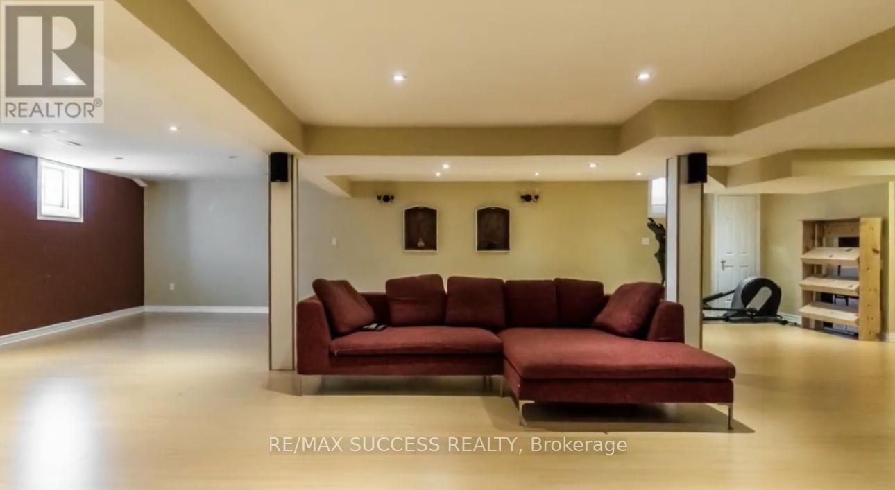 5847 Summerside Drive, Mississauga, ON - Indoor