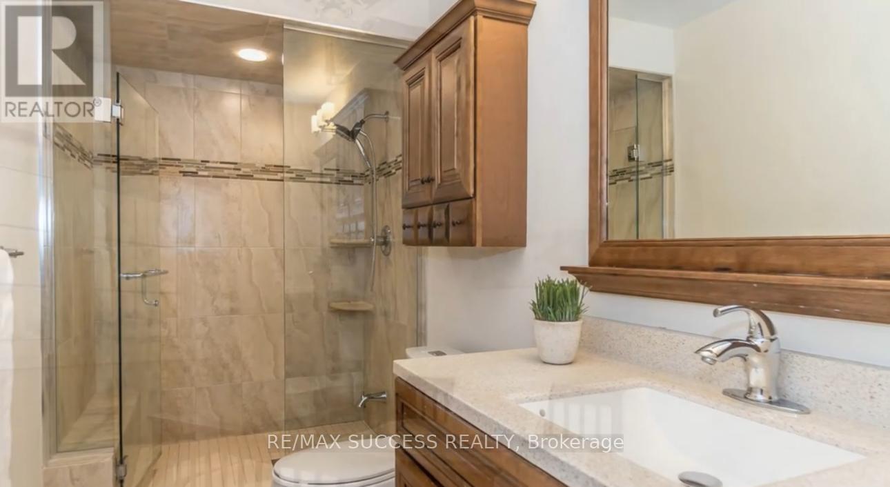 5847 Summerside Drive, Mississauga, ON - Indoor Photo Showing Bathroom