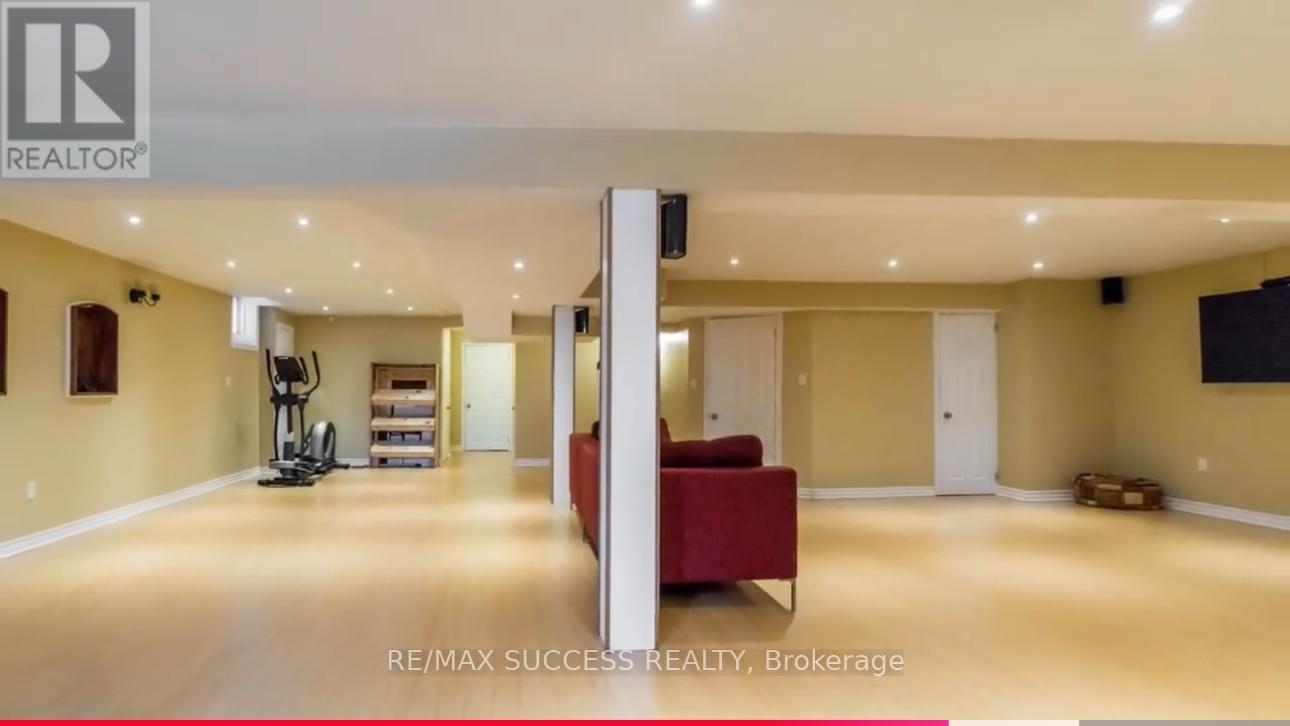 5847 Summerside Drive, Mississauga, ON - Indoor