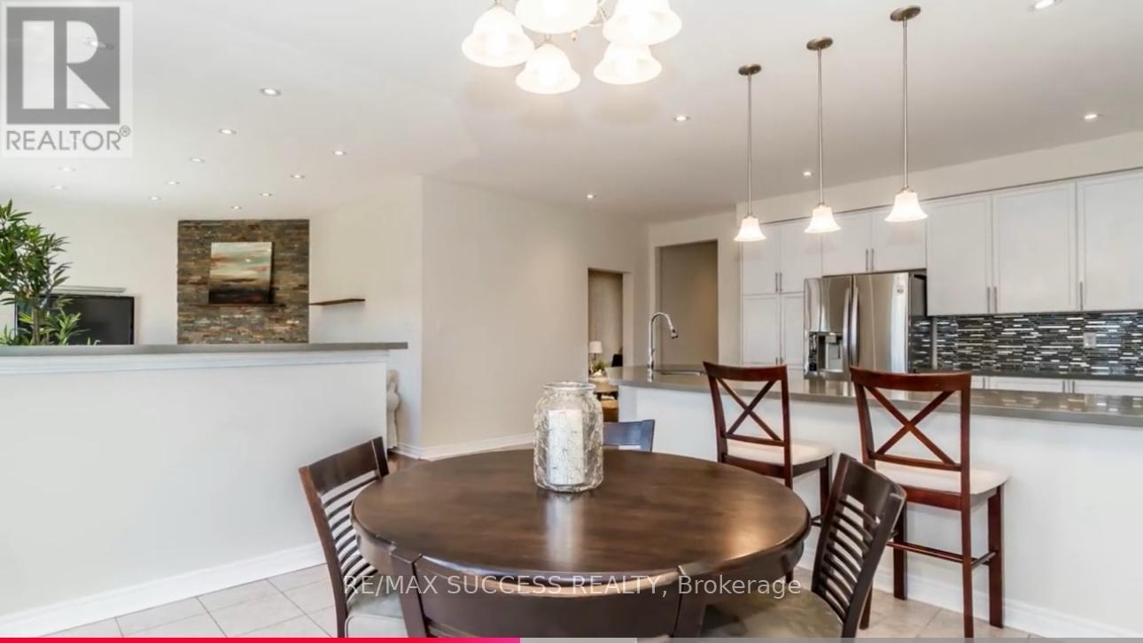 5847 Summerside Drive, Mississauga, ON - Indoor Photo Showing Other Room