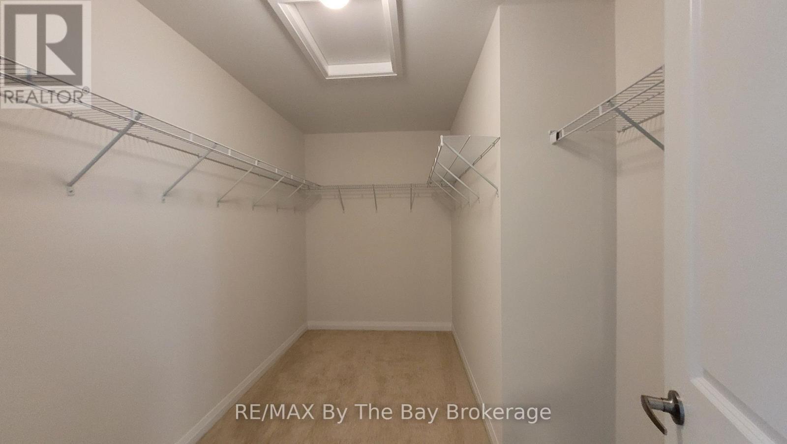 65 Federica Crescent, Wasaga Beach, ON - Indoor With Storage