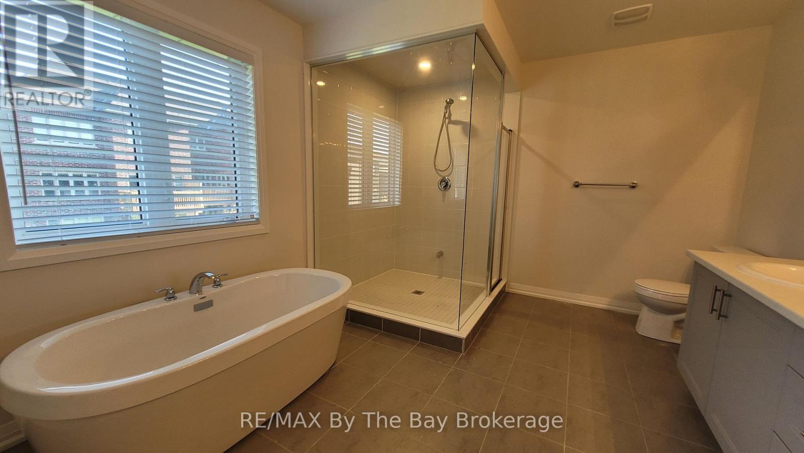 65 Federica Crescent, Wasaga Beach, ON - Indoor Photo Showing Bathroom