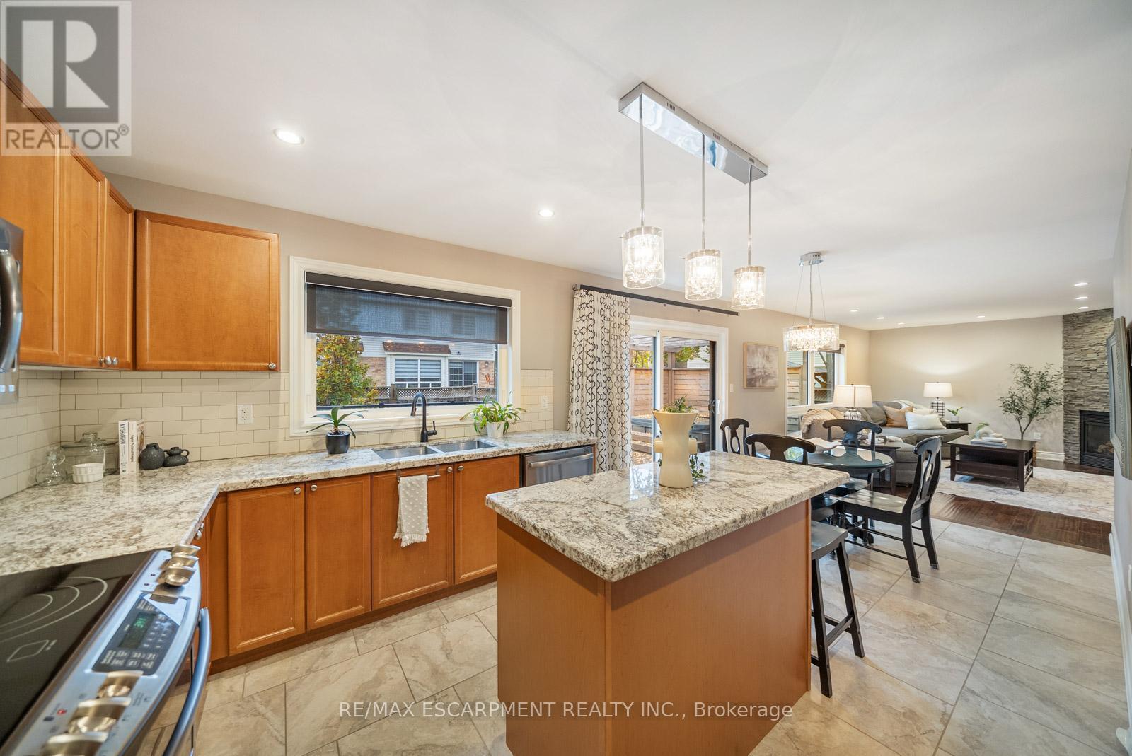 1351 Mcguffin Gate, Milton, ON - Indoor Photo Showing Kitchen With Double Sink With Upgraded Kitchen