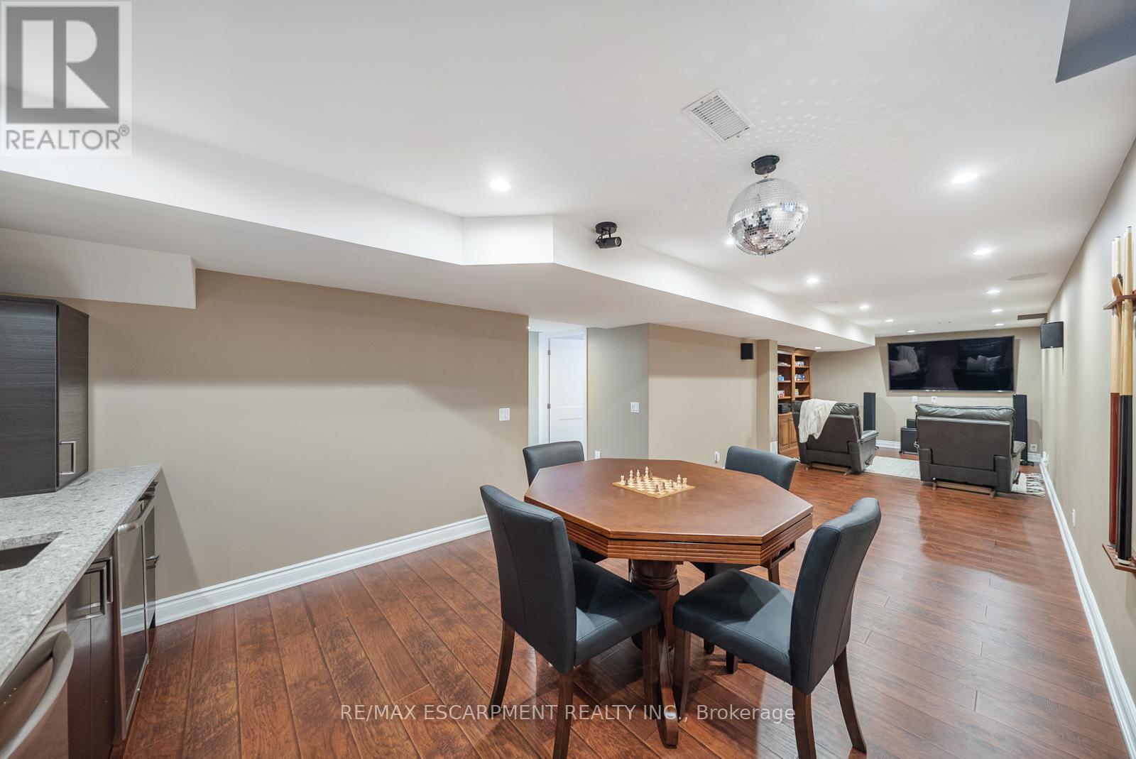1351 Mcguffin Gate, Milton, ON - Indoor Photo Showing Dining Room