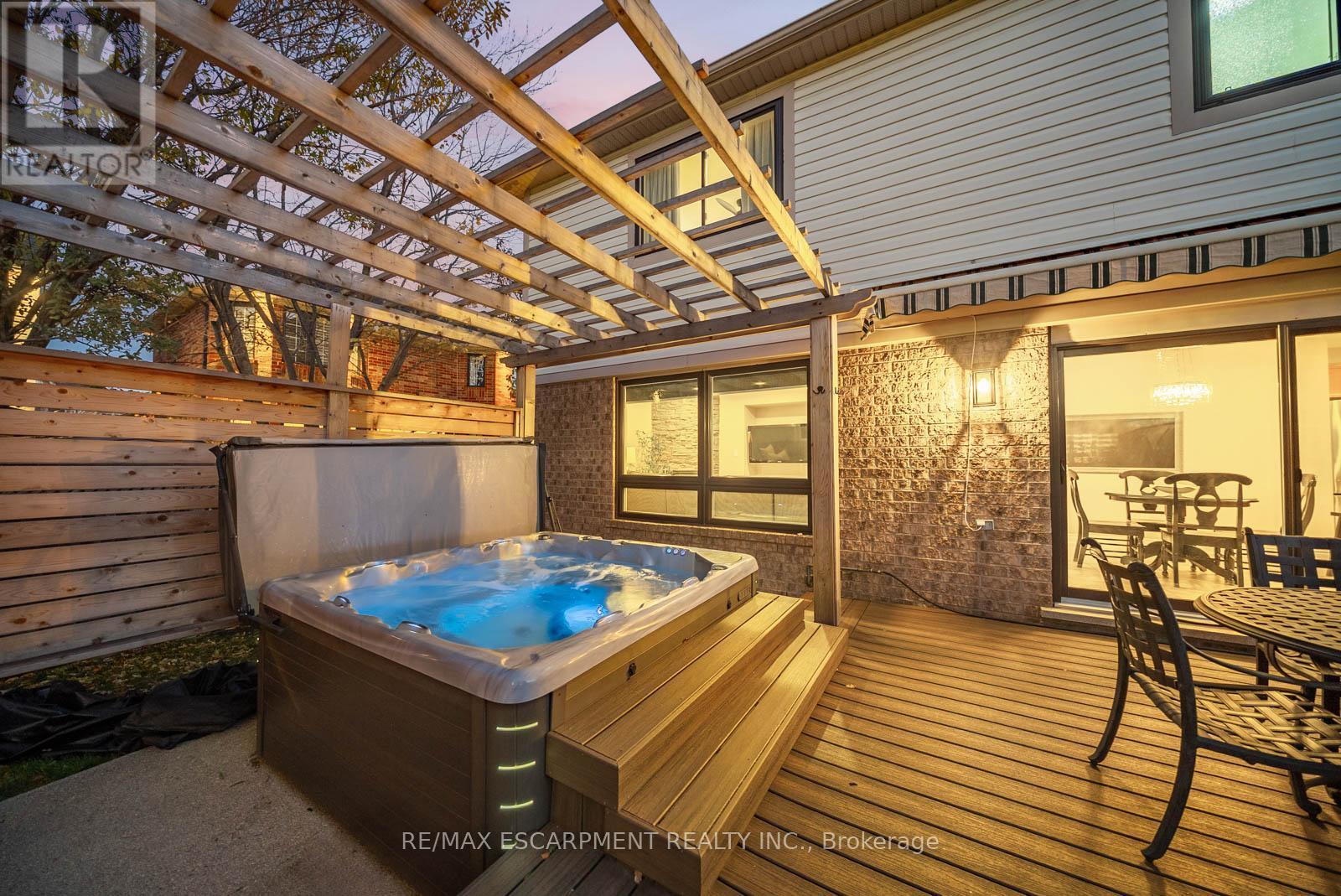 1351 Mcguffin Gate, Milton, ON - Indoor Photo Showing Other Room