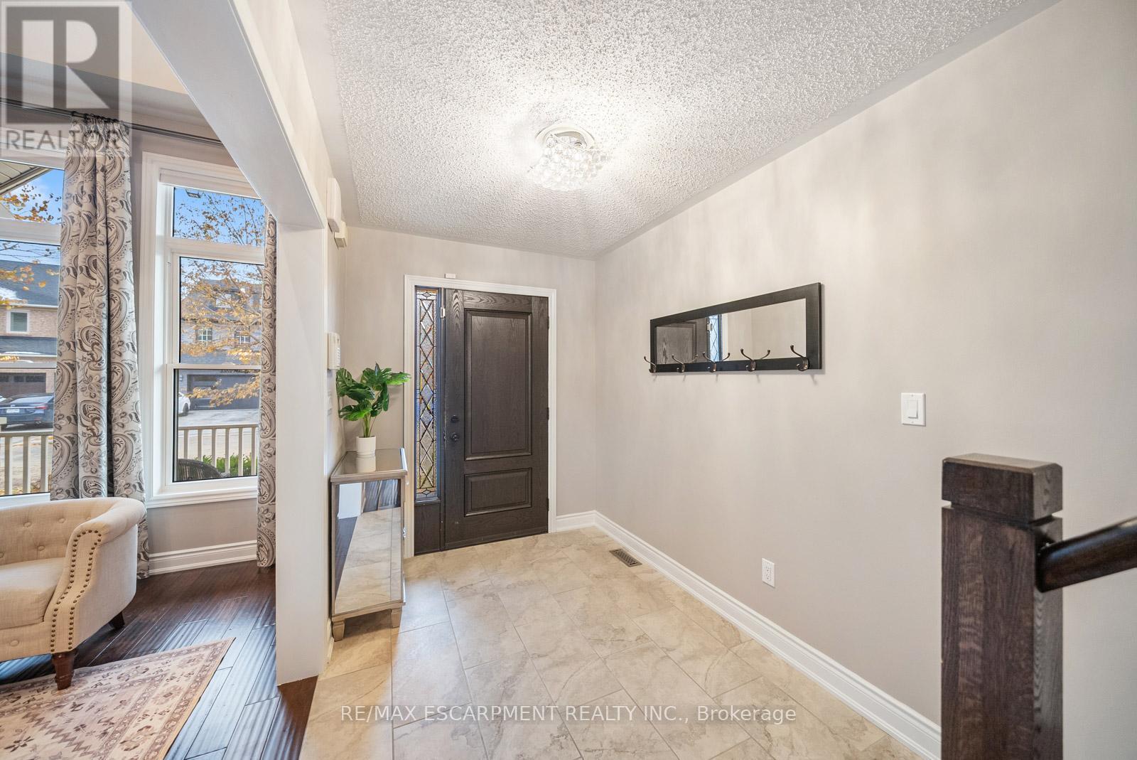 1351 Mcguffin Gate, Milton, ON - Indoor Photo Showing Other Room