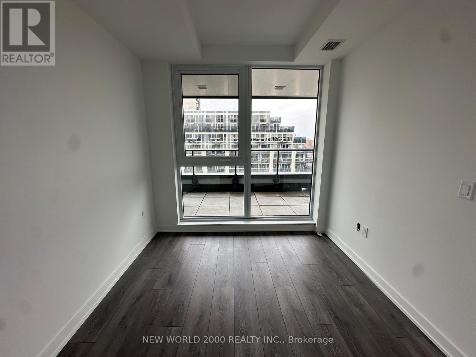 629 - 1007 The Queensway, Toronto, ON - Indoor Photo Showing Other Room