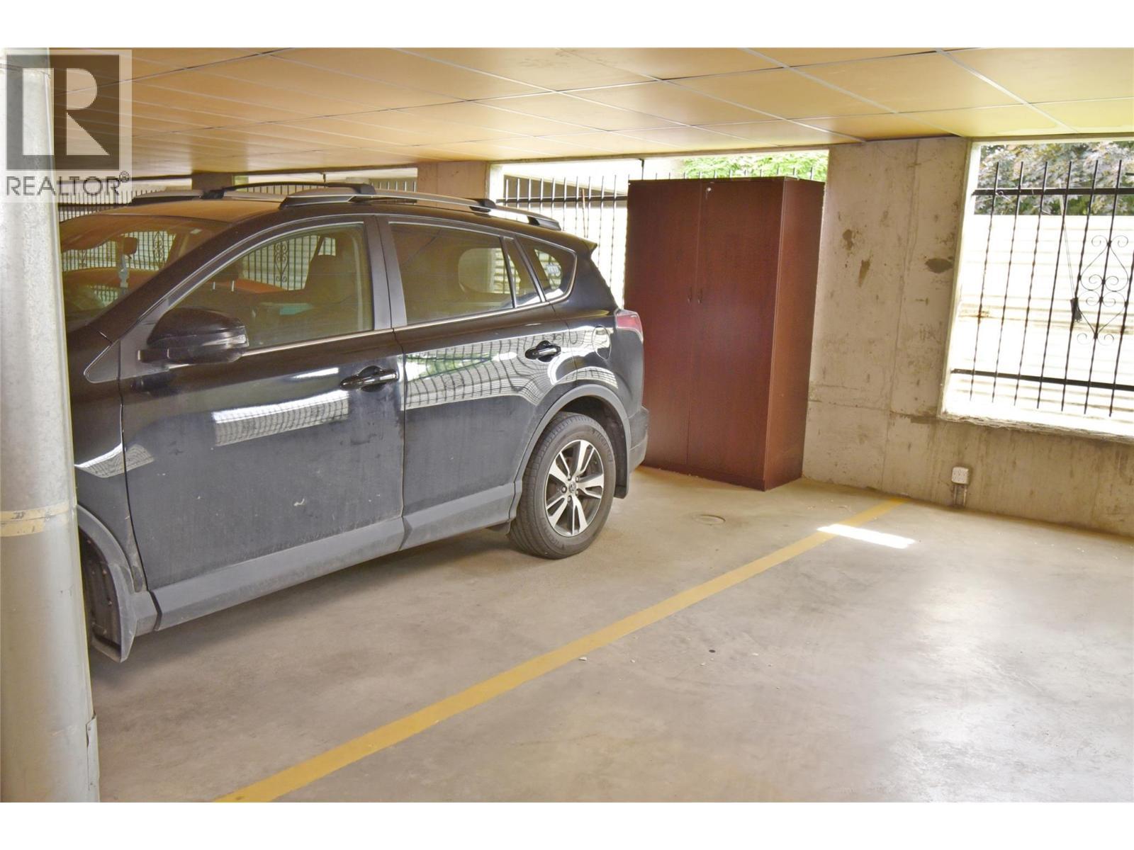 3608 27 Avenue Unit# 103, Vernon, BC - Indoor Photo Showing Garage