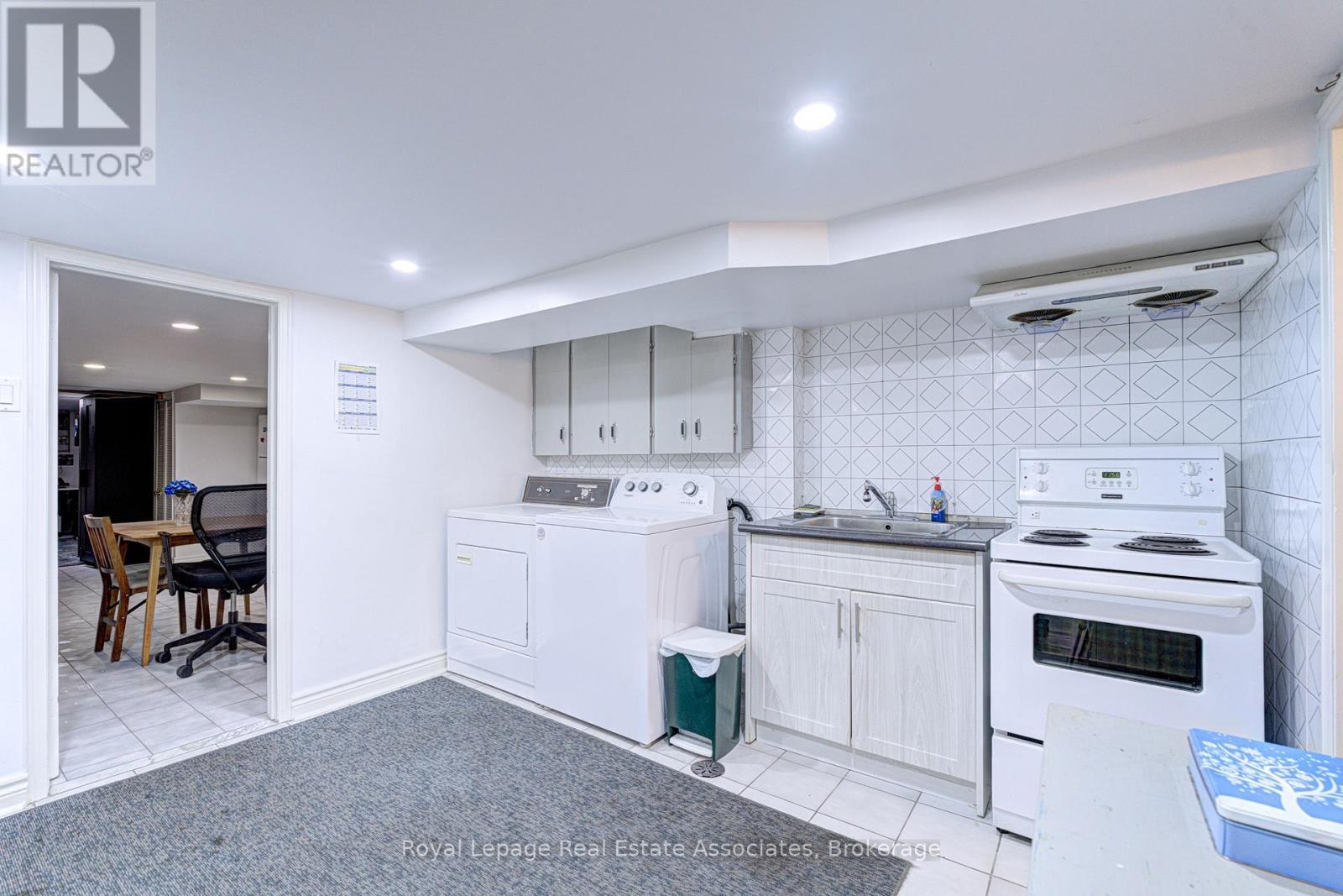 101 Dovercourt Road, Toronto, ON - Indoor Photo Showing Laundry Room