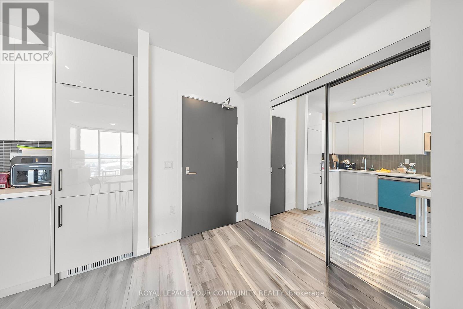 1101 - 2908 Highway 7 Road, Vaughan, ON - Indoor