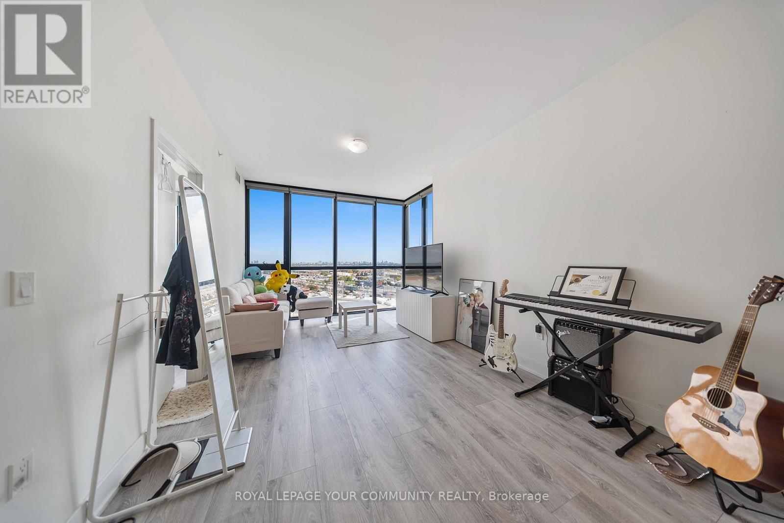 1101 - 2908 Highway 7 Road, Vaughan, ON - Indoor Photo Showing Other Room